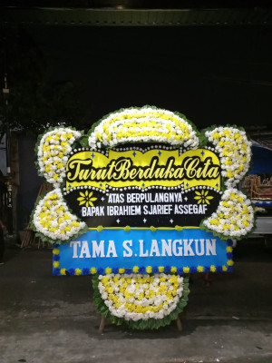 Papan Bunga Duka di Kutabumi